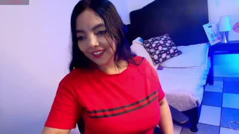 Snapshot of loren_44tits chatting on May 2026 08:16:01 PM Loren online show from May 2026 08:16:01 PM