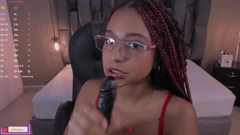 Snapshot of lorena_vieira_ chatting on March 2025 05:08:02 PM Lorena Vieira online show from March 2025 05:08:02 PM