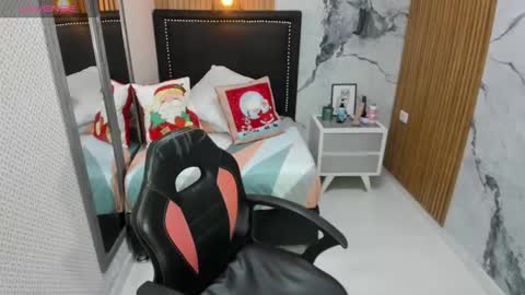 Snapshot of lorenadavies chatting on November 2025 07:03:01 PM lorenadavies online show from November 2025 07:03:01 PM