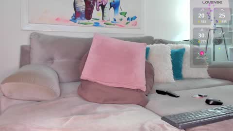 Snapshot of lorendolltsx chatting on December 2024 12:59:02 AM Loren online show from December 2024 12:59:02 AM