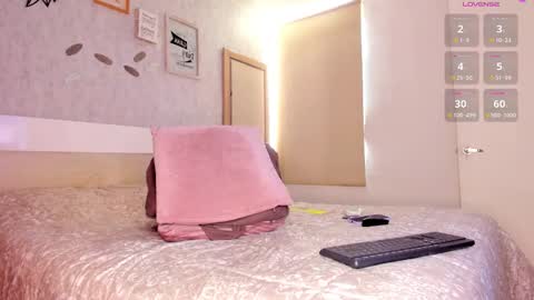 Snapshot of lorendolltsx chatting on November 2025 06:23:02 PM Loren online show from November 2025 06:23:02 PM