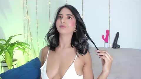 L O R E N online show from March 2026 11:10:01 PM