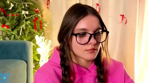 Chloe for Fan BlackHole online show from December 2025 06:03:02 PM