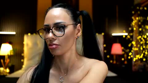 LoretteLorena online show from June 2026 10:15:01 AM