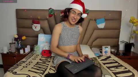 Snapshot of lorettmatthew chatting on December 2024 08:02:01 AM LorettMatthew online show from December 2024 08:02:01 AM