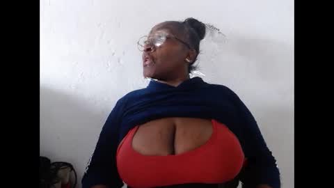 Snapshot of loretybighot chatting on February 2025 05:09:01 PM loretybighot online show from February 2025 05:09:01 PM