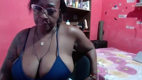 Snapshot of loretybighot chatting on September 2025 12:27:02 PM loretybighot online show from September 2025 12:27:02 PM