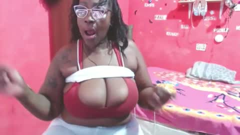 Snapshot of loretybighot chatting on September 2025 02:22:01 PM loretybighot online show from September 2025 02:22:01 PM