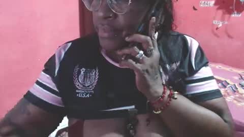 Snapshot of loretybighot chatting on December 2025 02:17:02 AM loretybighot online show from December 2025 02:17:02 AM