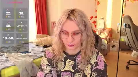 Lori -----------------------------------    online show from September 2025 03:24:02 PM