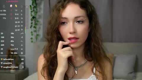 Snapshot of loriamarzinske chatting on October 2025 10:29:01 PM Naomi online show from October 2025 10:29:01 PM