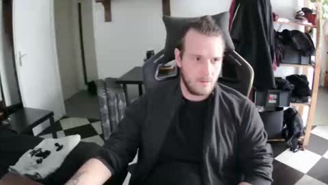 Lorigon online show from November 2025 01:48:02 PM