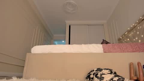 Leyla     online show from January 2025 09:57:02 AM