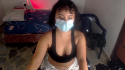 Snapshot of lou_cuteee chatting on January 2025 03:57:01 AM lou_cuteee online show from January 2025 03:57:01 AM