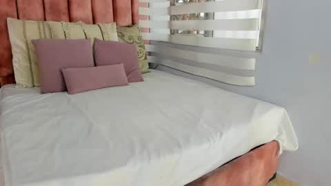  Lou Rosse  online show from October 2025 08:29:01 PM