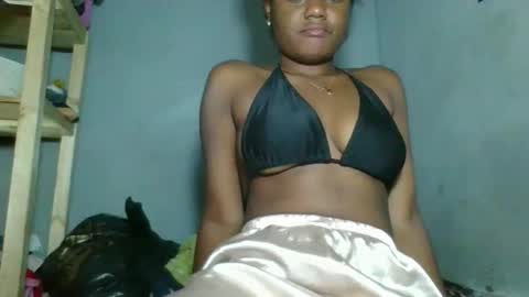 louane98 online show from February 2026 04:27:02 PM