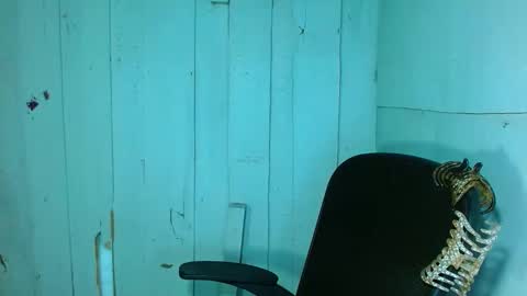 Snapshot of louie_sexy chatting on May 2026 05:25:02 AM Cathy online show from May 2026 05:25:02 AM