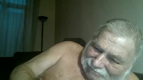 Snapshot of louis_chokdee chatting on December 2024 03:54:02 PM louis_chokdee online show from December 2024 03:54:02 PM