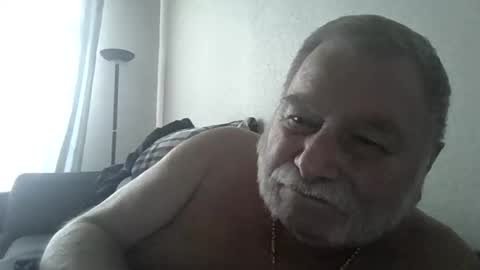 Snapshot of louis_chokdee chatting on March 2025 04:24:01 PM louis_chokdee online show from March 2025 04:24:01 PM