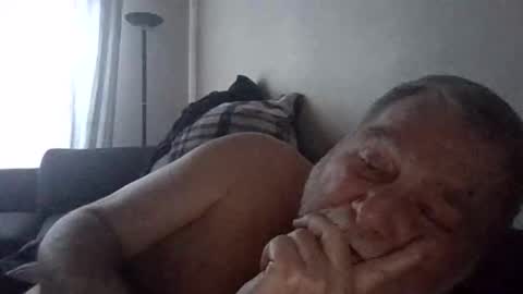 Snapshot of louis_chokdee chatting on March 2025 05:17:02 PM louis_chokdee online show from March 2025 05:17:02 PM