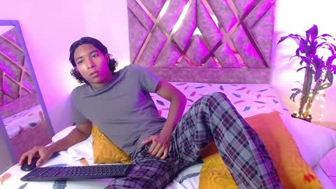 Snapshot of louis_hardstar chatting on January 2025 02:30:02 PM Louis Valdz online show from January 2025 02:30:02 PM