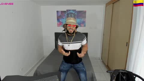 Snapshot of louis_marley_ chatting on December 2024 10:01:01 PM louis_marley_ online show from December 2024 10:01:01 PM