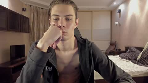 Snapshot of louis_preston chatting on February 2025 11:16:02 PM Mark online show from February 2025 11:16:02 PM