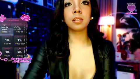 Snapshot of louisassy chatting on May 2026 03:34:01 AM Louisa online show from May 2026 03:34:01 AM