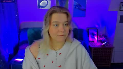 Loise online show from November 2025 09:51:02 PM