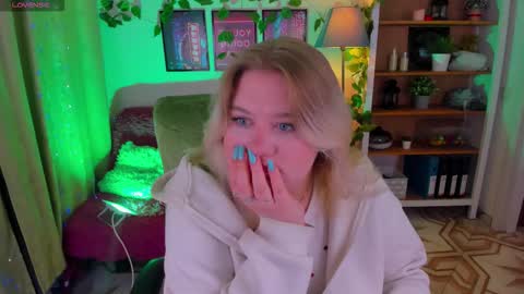 Loise online show from November 2025 10:25:02 PM