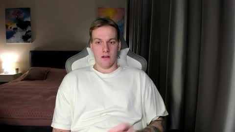 Louis  online show from December 2024 09:08:02 PM