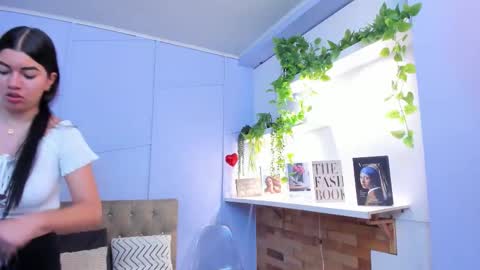 Snapshot of lourenfox chatting on November 2025 11:35:01 AM Louren Fox online show from November 2025 11:35:01 AM