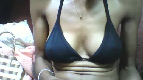 lovaelisa online show from December 2025 04:36:01 PM
