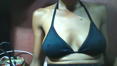 lovaelisa online show from February 2026 04:01:01 PM