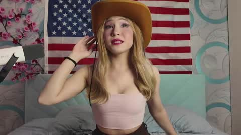 lovamanda online show from June 2026 10:37:01 PM