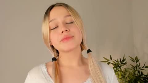 Snapshot of love_audirs6 chatting on November 2025 01:11:01 PM Eva online show from November 2025 01:11:01 PM