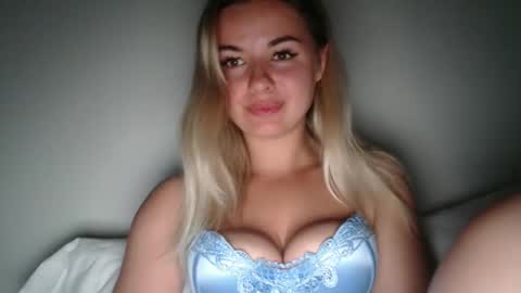 Megane online show from October 2025 08:51:02 PM