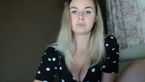 Megane online show from November 2025 10:21:01 AM