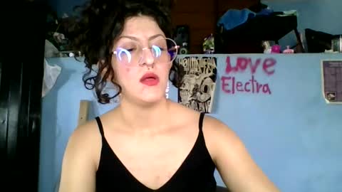 Snapshot of love_electra chatting on January 2026 03:59:01 PM love_electra online show from January 2026 03:59:01 PM