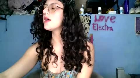 Snapshot of love_electra chatting on March 2026 12:25:02 AM love_electra online show from March 2026 12:25:02 AM