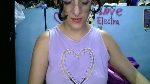 Snapshot of love_electra chatting on April 2026 01:36:01 AM love_electra online show from April 2026 01:36:01 AM