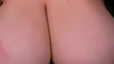 Snapshot of love_insidee chatting on November 2025 08:02:02 AM Sailor online show from November 2025 08:02:02 AM