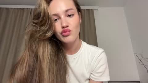 Snapshot of love_machine_ chatting on July 2026 09:35:02 PM Sofi online show from July 2026 09:35:02 PM