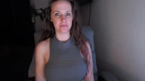 Snapshot of love_on_ chatting on December 2024 10:35:02 AM LoVe On online show from December 2024 10:35:02 AM