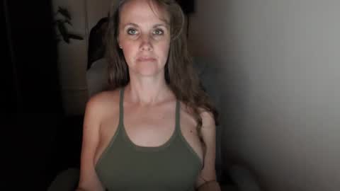 Snapshot of love_on_ chatting on October 2025 01:25:02 AM LoVe On online show from October 2025 01:25:02 AM