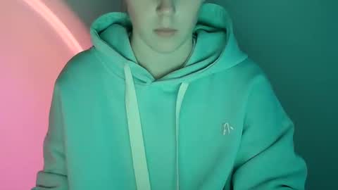 Snapshot of love_vivian chatting on November 2025 01:25:02 PM Vivian online show from November 2025 01:25:02 PM