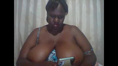 Snapshot of lovebigmelon chatting on December 2024 12:53:02 AM Lynn online show from December 2024 12:53:02 AM