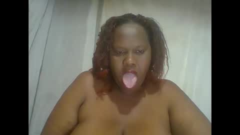 Snapshot of lovebigmelon chatting on October 2025 01:51:02 AM Lynn online show from October 2025 01:51:02 AM