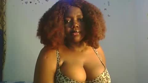Snapshot of lovecumsluttie chatting on October 2025 07:09:02 PM mila online show from October 2025 07:09:02 PM