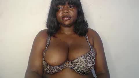 Snapshot of lovecumsluttie chatting on October 2025 07:34:01 PM mila online show from October 2025 07:34:01 PM